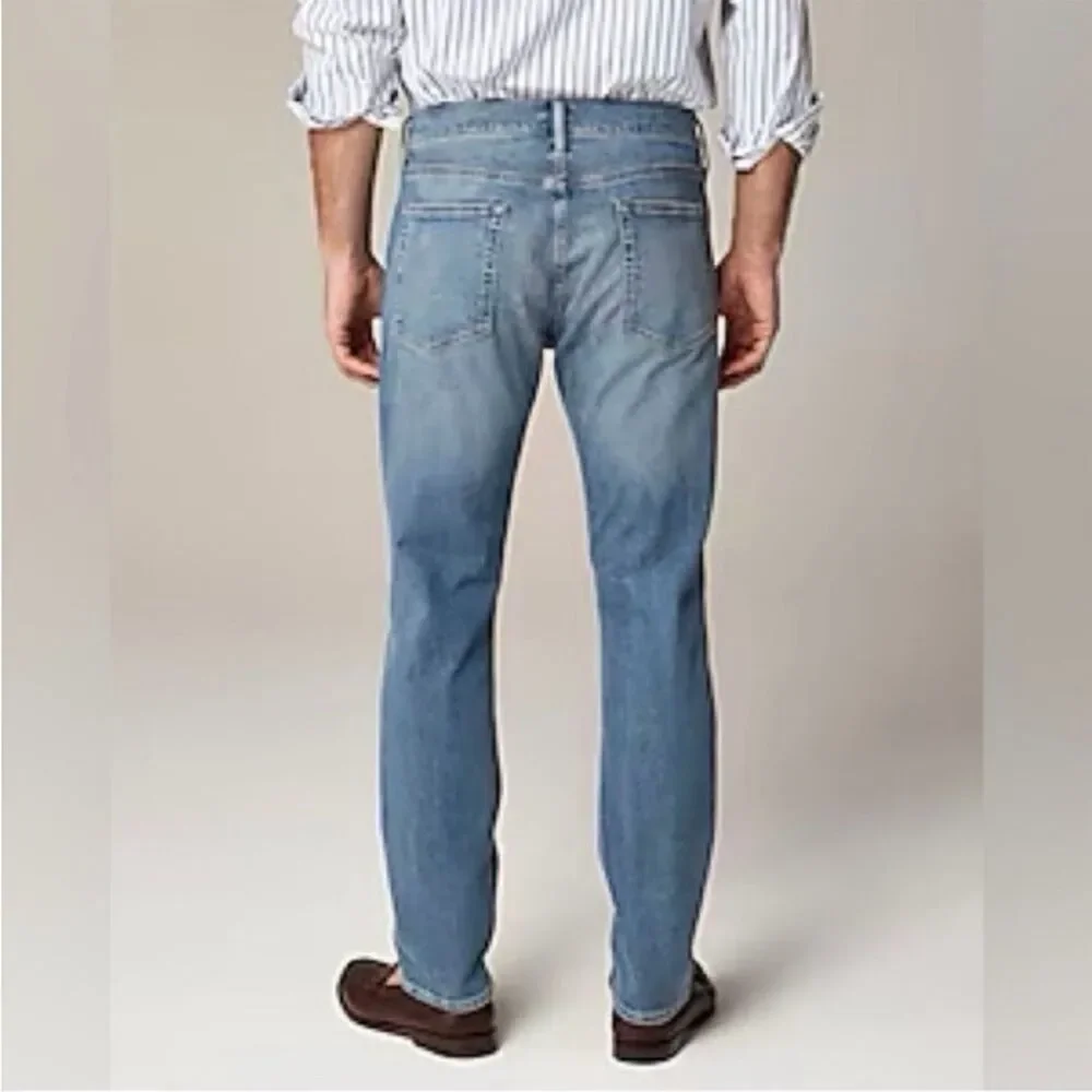 J. Crew Men's 32x30 Straight Fit Blue Light Wash Jeans Style 770